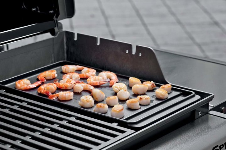 Griddle, Cast iron, fits Spirit 200 series with front-mounted controls - image 3
