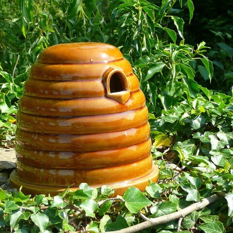 Ceramic Bee Skep Wildlife Habitat With Nesting Material - image 2